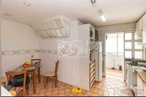 Apartamento à venda com 4 quartos, 176m², 1 vaga, Rua São Francisco da California no bairro Higienópolis em Porto Alegre