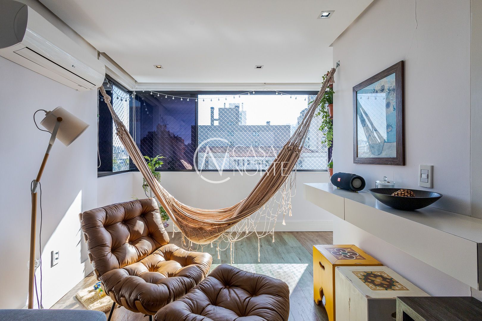 Apartamento à venda com 2 quartos, 77m², 1 vaga, Rua Dona Eugênia no bairro Santa Cecília em Porto Alegre