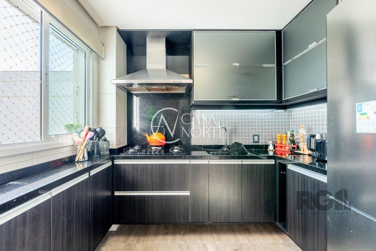 Apartamento à venda com 3 quartos, 106m², 1 suíte, 2 vagas, Rua Jari no bairro Passo da Areia em Porto Alegre