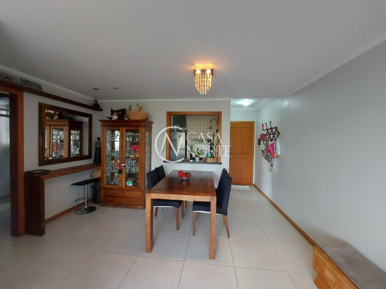 Apartamento à venda com 2 quartos, 75m², 1 suíte, 2 vagas, Rua Itaboraí no bairro Jardim Botânico em Porto Alegre