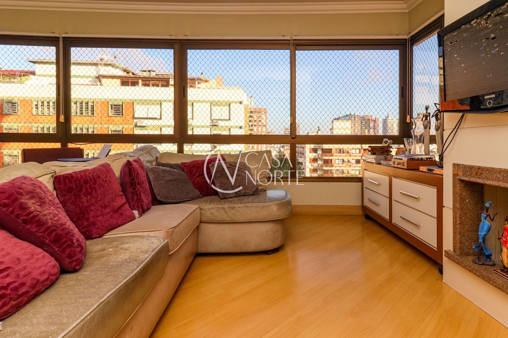 Apartamento à venda com 3 quartos, 106m², 2 suítes, 2 vagas, Rua Costa no bairro Menino Deus em Porto Alegre