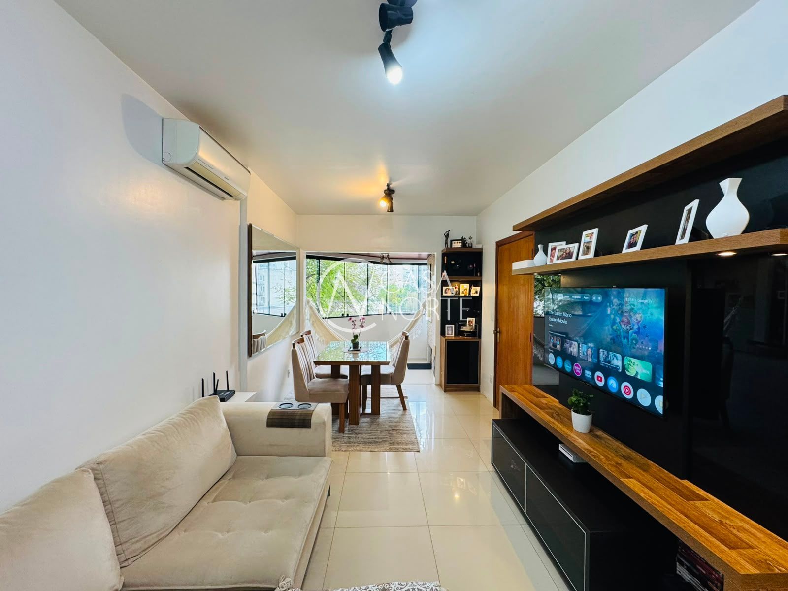 Apartamento à venda com 2 quartos, 63m², 1 vaga, Travessa Serafim Terra no bairro Jardim Botânico em Porto Alegre