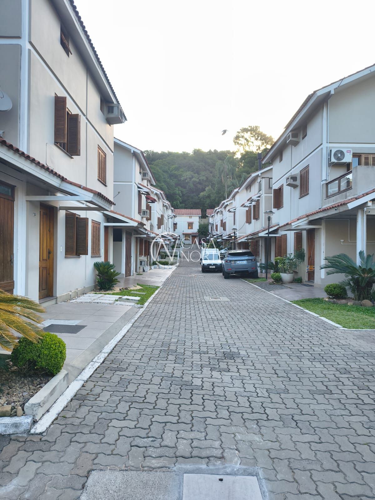 Casa de Condomínio à venda com 3 quartos, 90m², 2 vagas, Rua Professor Carvalho Freitas no bairro Teresópolis em Porto Alegre
