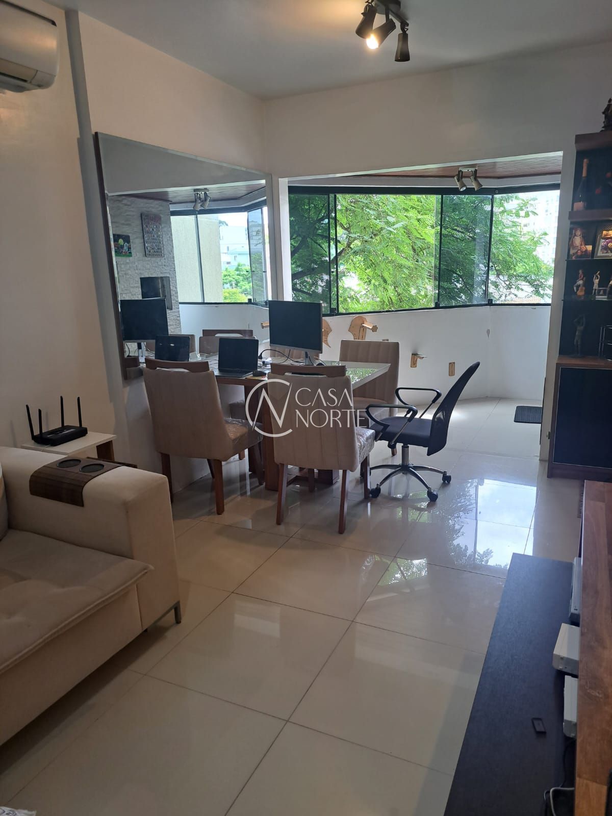 Apartamento à venda com 2 quartos, 63m², 1 vaga, Travessa Serafim Terra no bairro Jardim Botânico em Porto Alegre