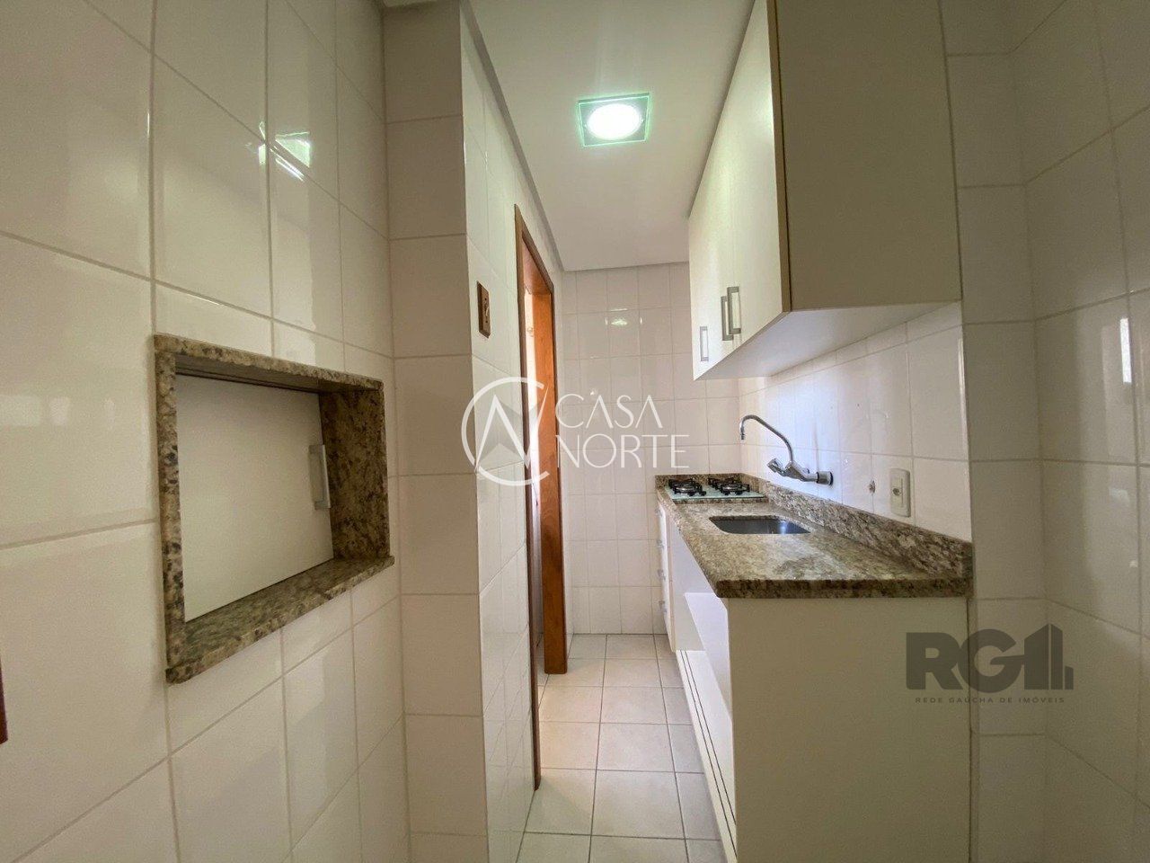 Apartamento à venda com 2 quartos, 60m², 1 suíte, 2 vagas, Avenida Coronel Lucas de Oliveira no bairro Petrópolis em Porto Alegre
