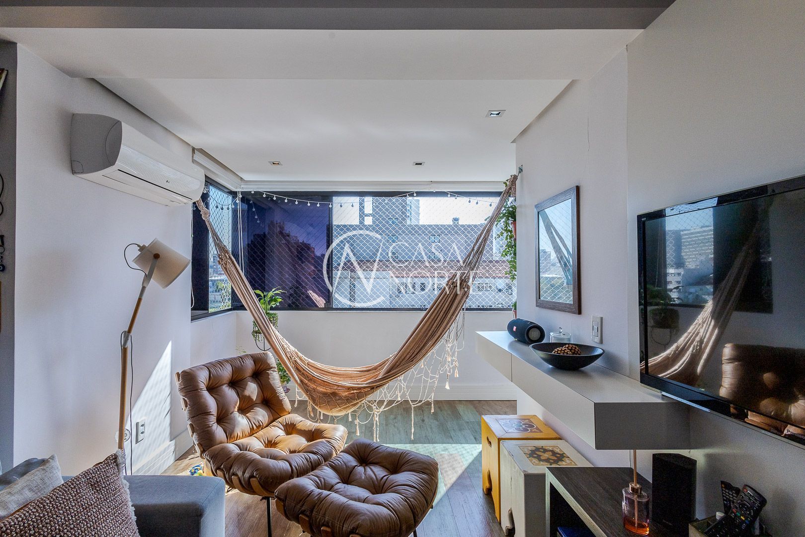 Apartamento à venda com 2 quartos, 77m², 1 vaga, Rua Dona Eugênia no bairro Santa Cecília em Porto Alegre