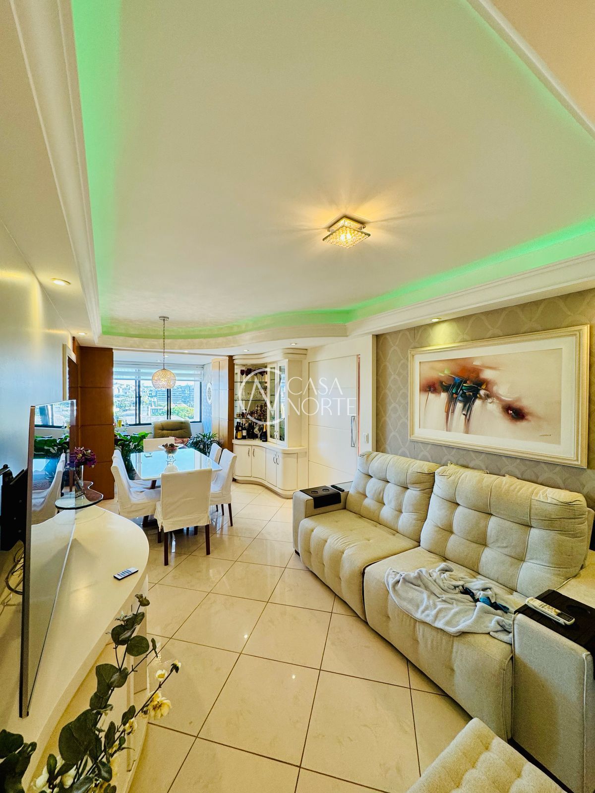 Apartamento à venda com 2 quartos, 70m², 1 suíte, 1 vaga, Rua Barão do Gravataí no bairro Menino Deus em Porto Alegre