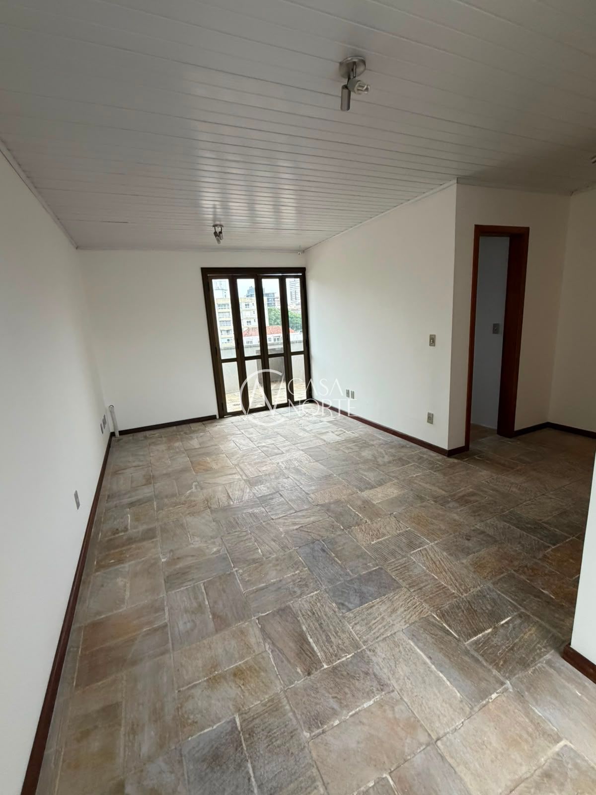 Sala Comercial à venda com 1 quarto, 91m², Avenida Coronel Lucas de Oliveira no bairro Petrópolis em Porto Alegre
