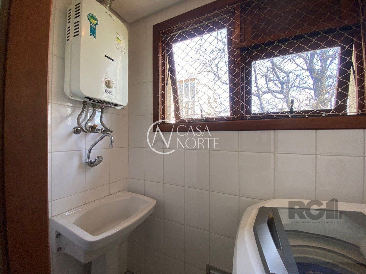 Apartamento à venda com 2 quartos, 60m², 1 suíte, 2 vagas, Avenida Coronel Lucas de Oliveira no bairro Petrópolis em Porto Alegre