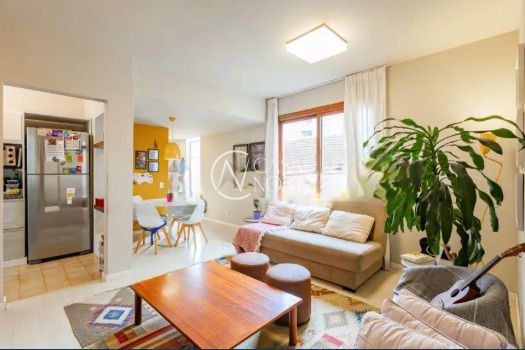 Apartamento à venda com 2 quartos, 81m², 1 suíte, 1 vaga, Rua Casemiro de Abreu no bairro Rio Branco em Porto Alegre