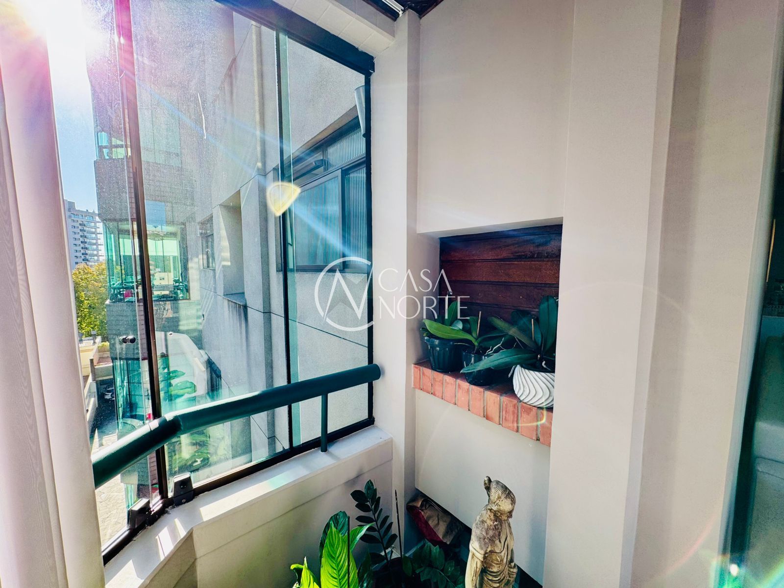 Apartamento à venda com 2 quartos, 85m², 1 vaga, Rua José de Alencar no bairro Menino Deus em Porto Alegre