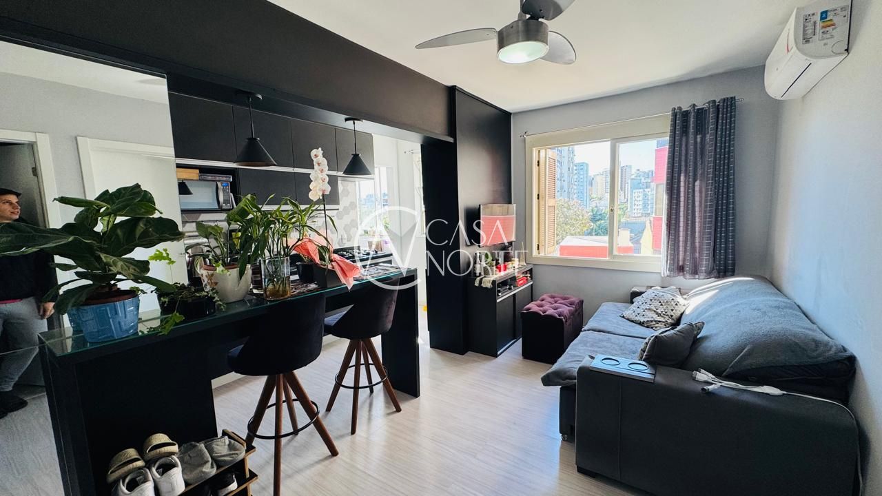Apartamento à venda com 1 quarto, 41m², 1 vaga, Rua Luiz de Camões no bairro Santo Antônio em Porto Alegre