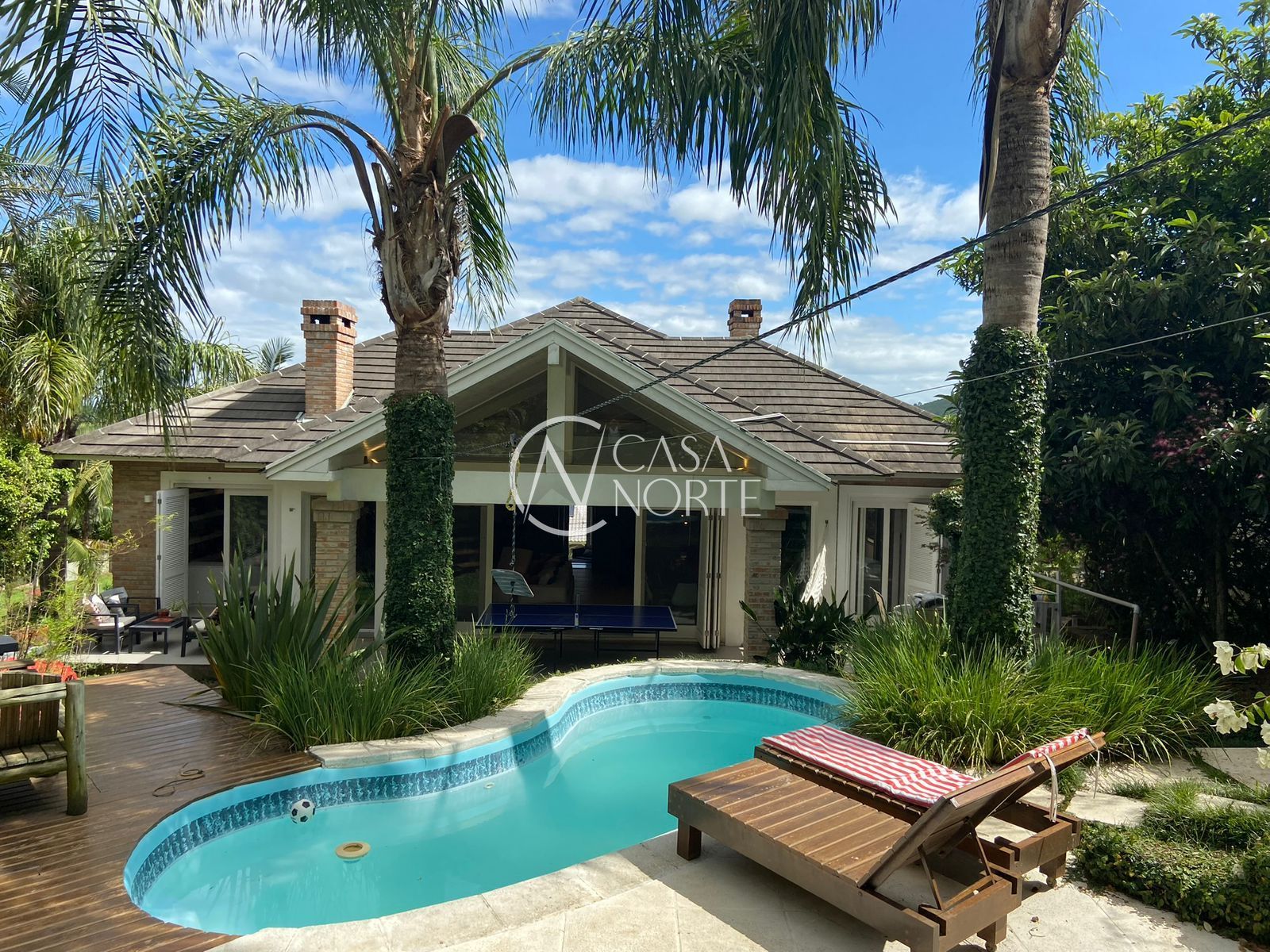 Casa de Condomínio à venda com 3 quartos, 1455m², 1 suíte, 4 vagas, Estrada Jorge Pereira Nunes no bairro Aberta dos Morros em Porto Alegre