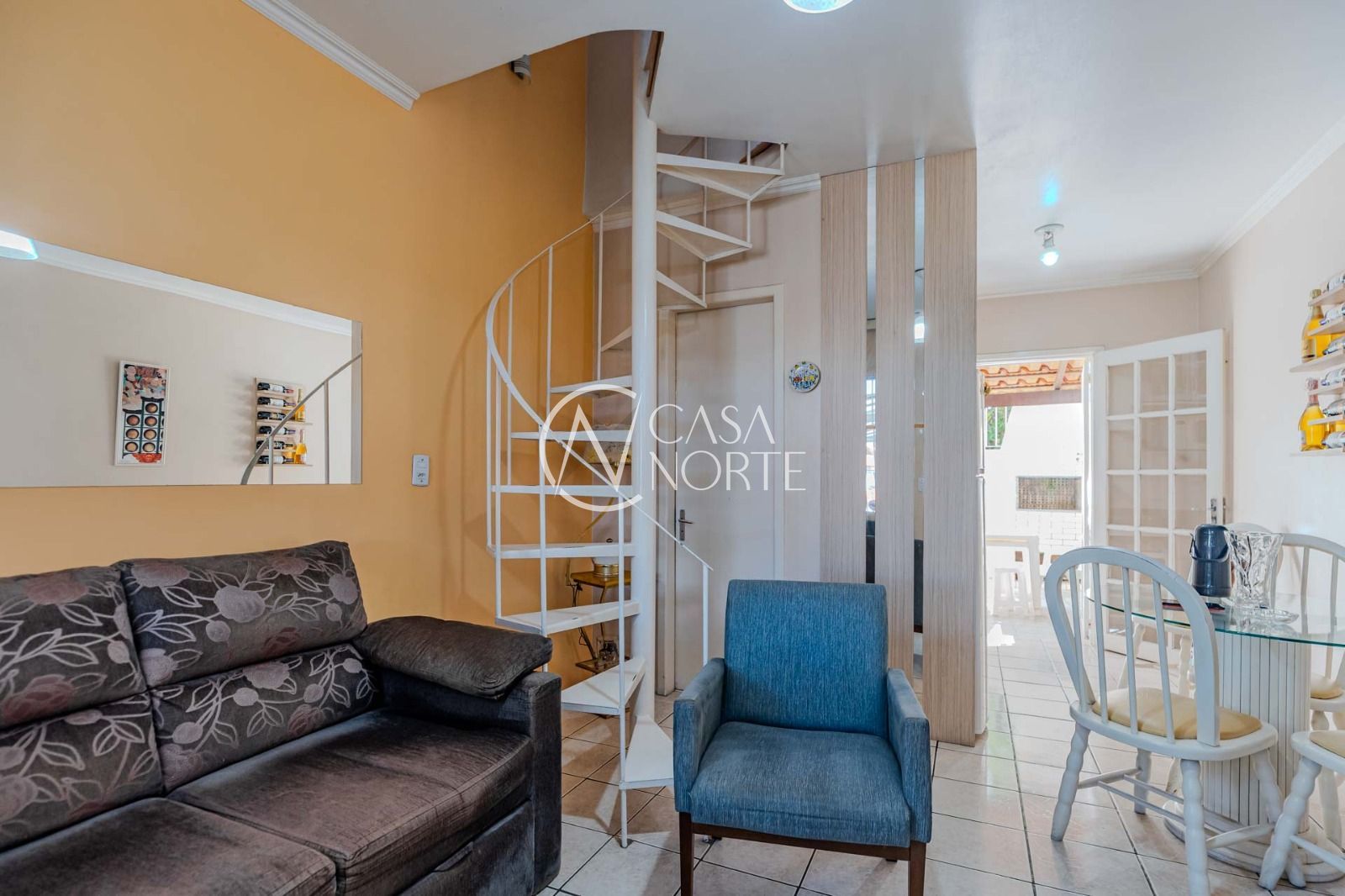 Casa de Condomínio à venda com 2 quartos, 49m², 3 vagas, Avenida Juca Batista no bairro Hípica em Porto Alegre