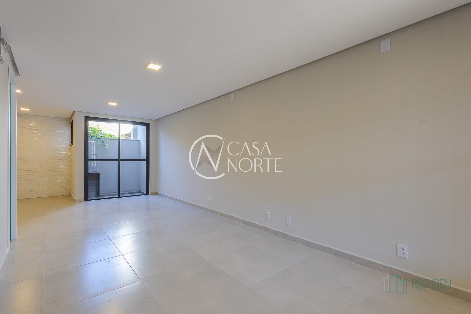 Casa de Condomínio à venda com 3 quartos, 94m², 1 suíte, 1 vaga, Travessa Lucas de Lima no bairro Medianeira em Porto Alegre