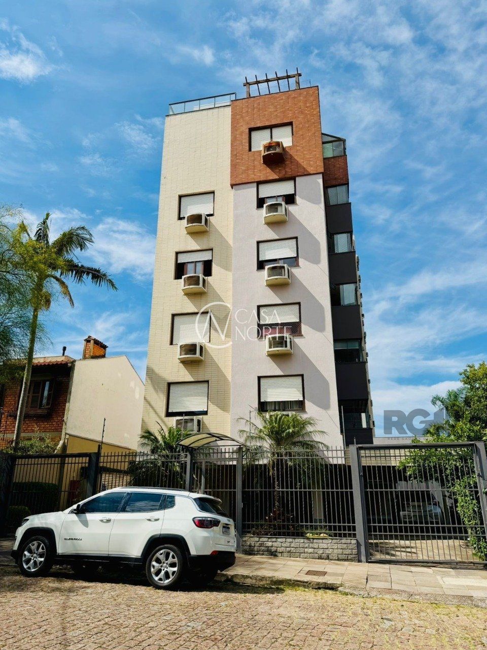 Cobertura à venda com 3 quartos, 140m², 1 suíte, 3 vagas, Rua Dona Inocência no bairro Jardim Botânico em Porto Alegre