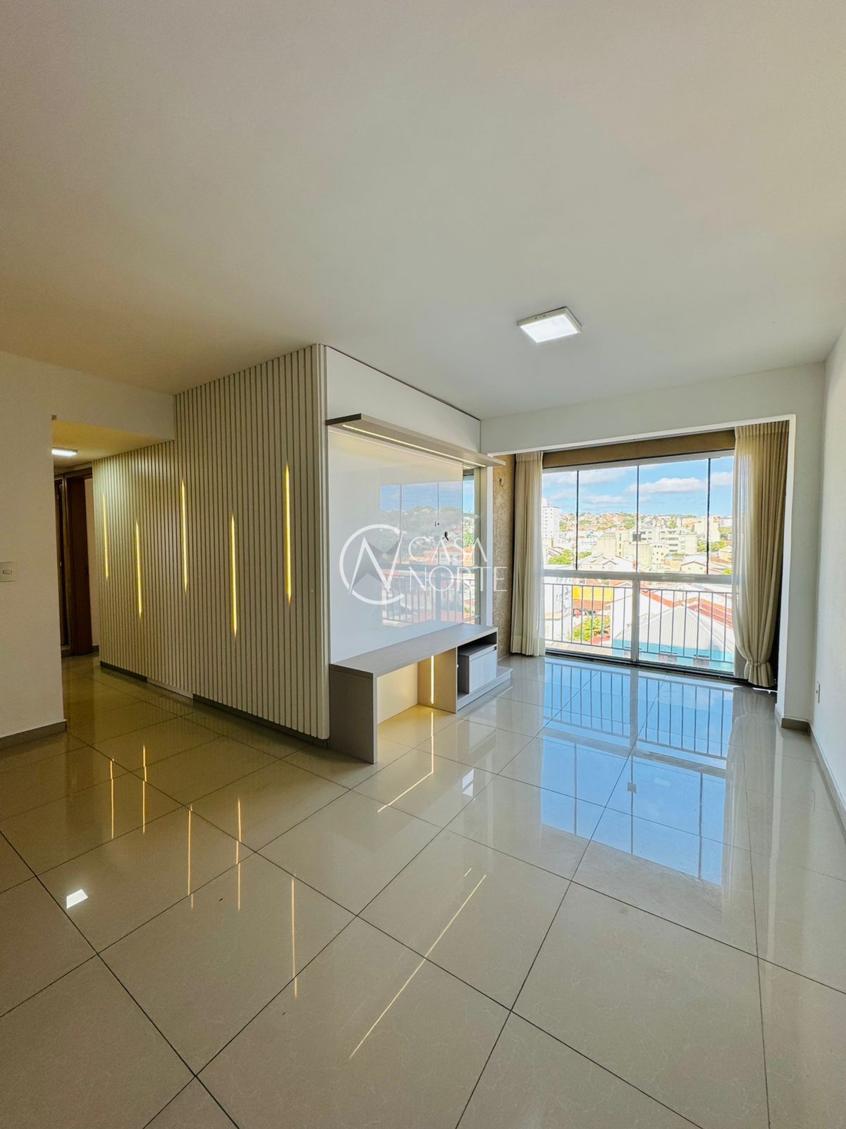 Apartamento à venda com 3 quartos, 81m², 1 suíte, 2 vagas, Rua Portuguesa no bairro Jardim Botânico em Porto Alegre