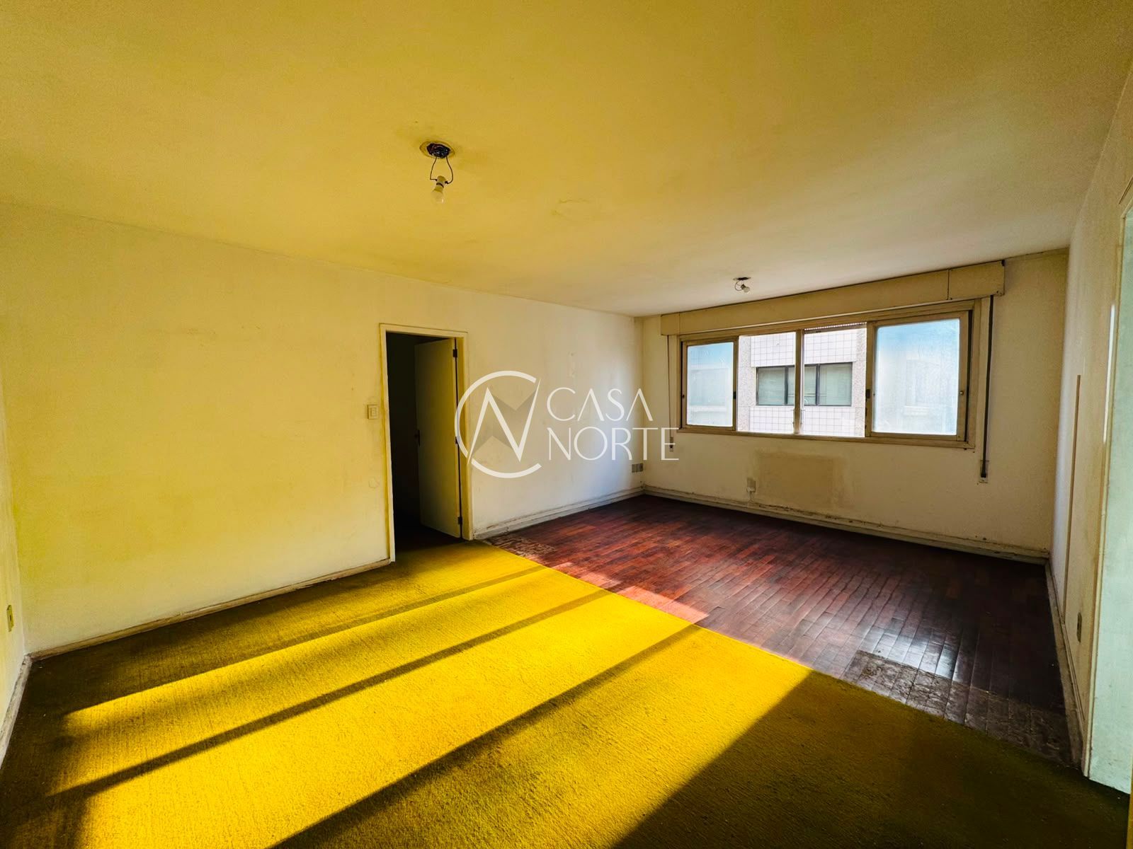 Apartamento à venda com 3 quartos, 108m², 1 suíte, 1 vaga, Avenida Carlos Gomes no bairro Boa Vista em Porto Alegre