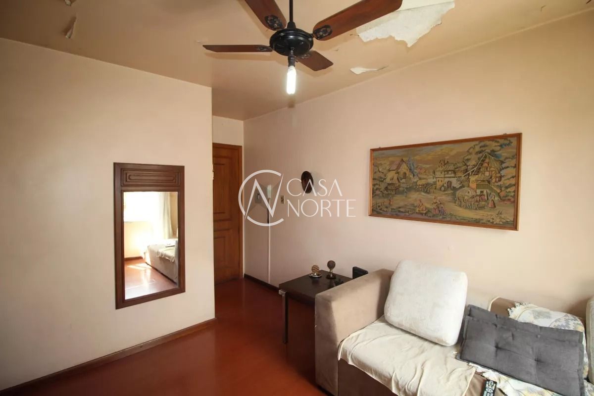 Apartamento à venda com 3 quartos, 74m², 1 vaga, Rua Roque Calage no bairro Passo da Areia em Porto Alegre