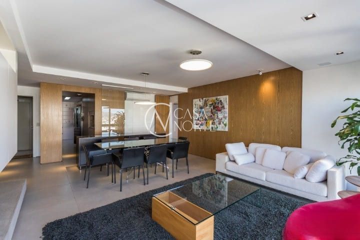 Apartamento à venda com 3 quartos, 121m², 1 suíte, 3 vagas, Rua João Caetano no bairro Três Figueiras em Porto Alegre