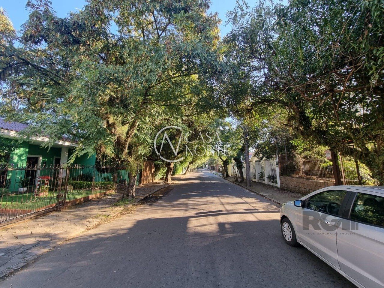 Casa à venda com 2 quartos, 98m², 1 suíte, 3 vagas, Rua Ladislau Neto no bairro Ipanema em Porto Alegre