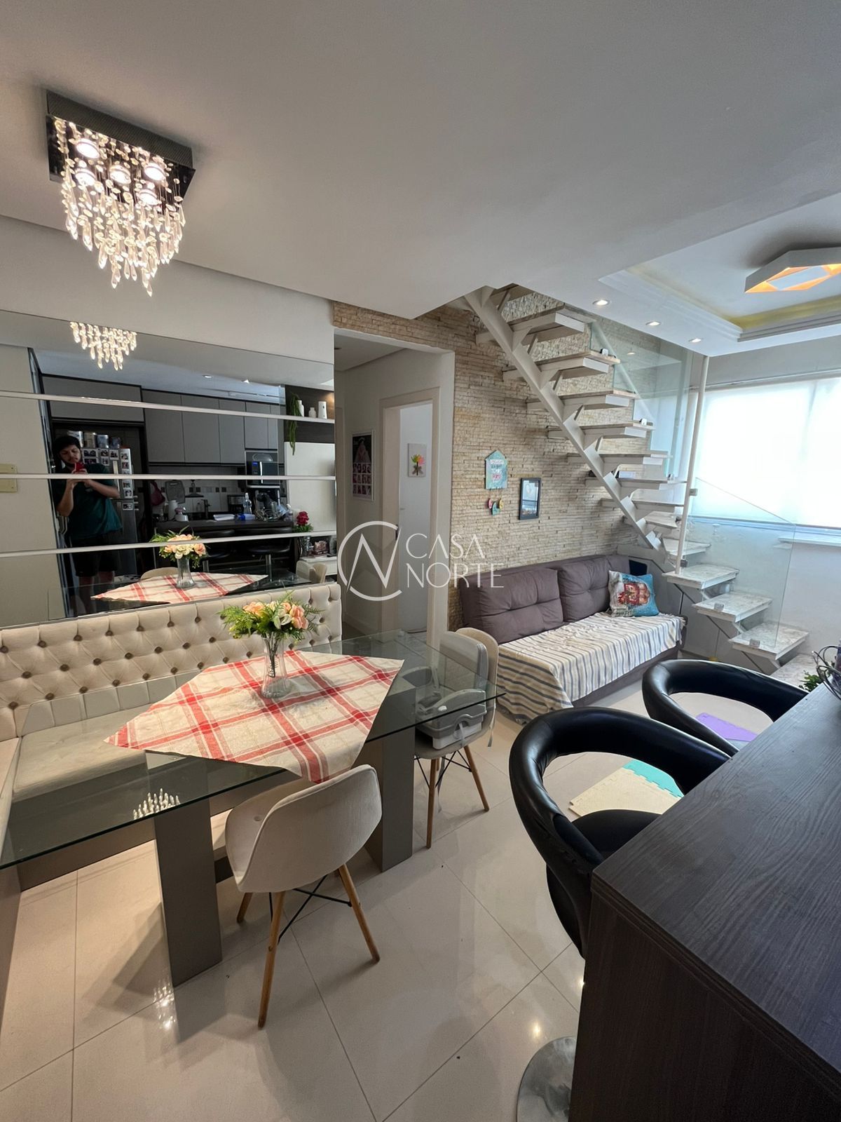 Cobertura à venda com 2 quartos, 105m², 1 suíte, 1 vaga, Rua Tenente Ary Tarrago no bairro Jardim Itu em Porto Alegre