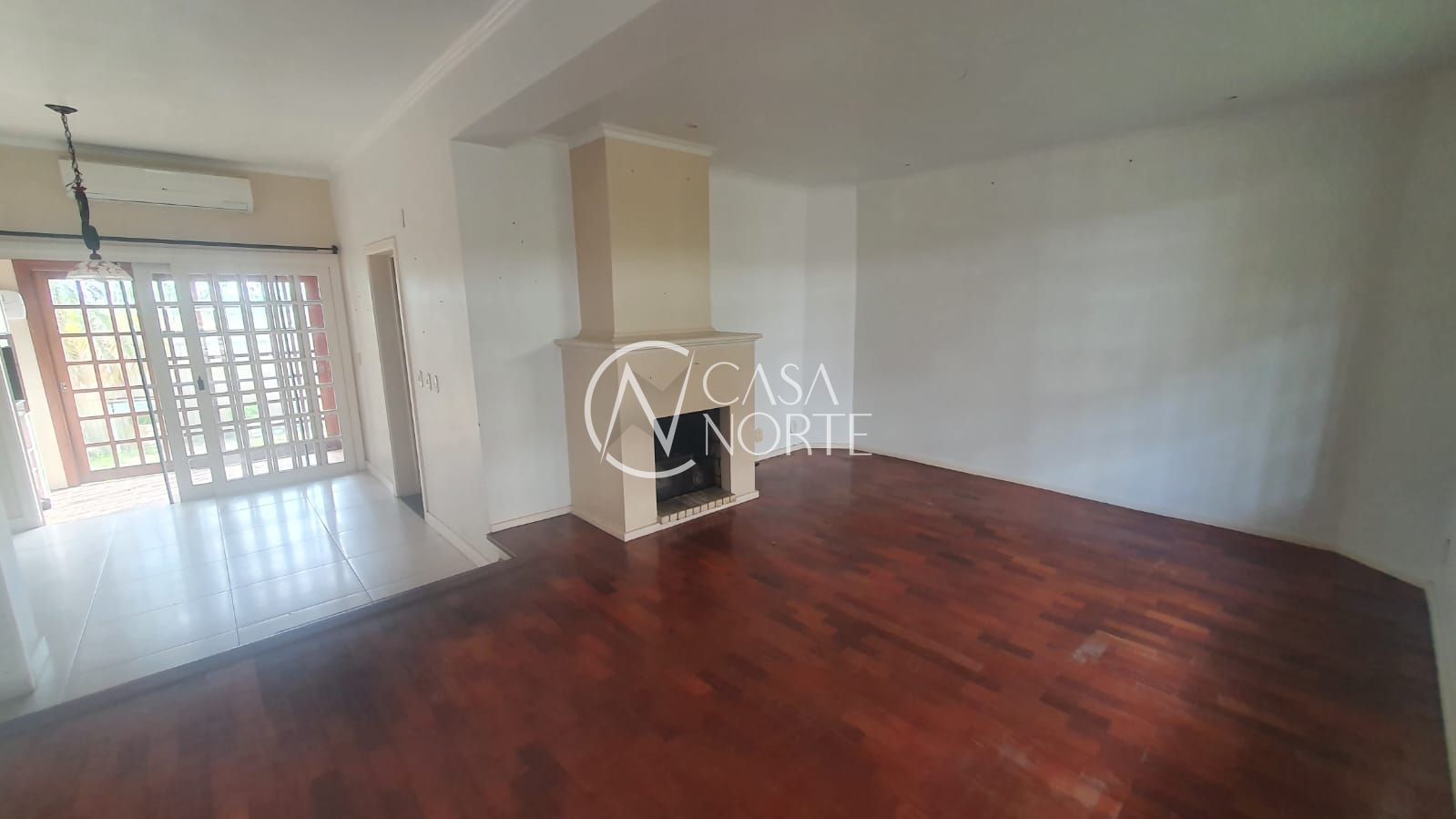 Casa de Condomínio à venda com 3 quartos, 135m², 1 suíte, 2 vagas, Avenida Cavalhada no bairro Cavalhada em Porto Alegre