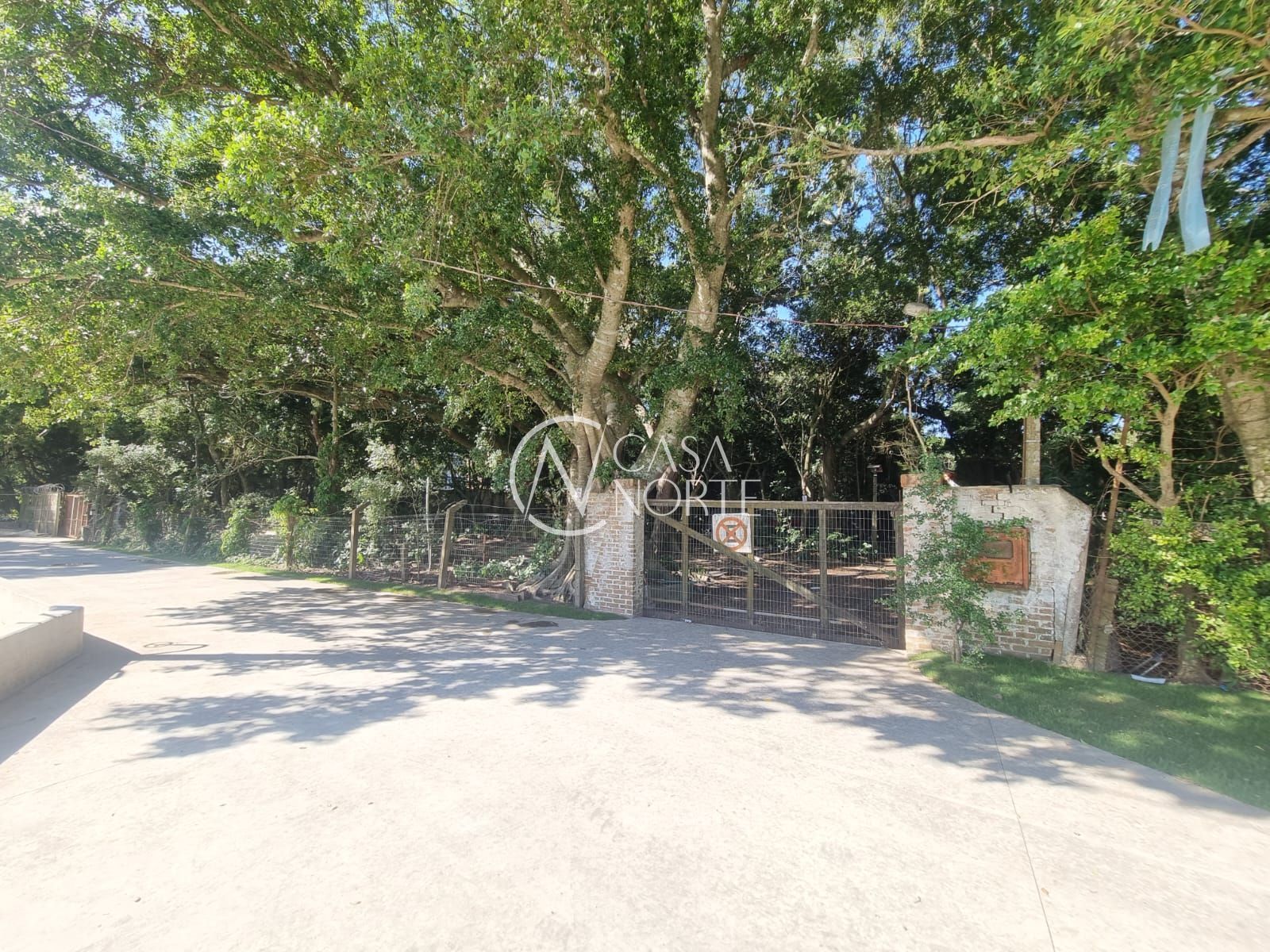 Terreno à venda  com 972m², Avenida Guaíba no bairro Ipanema em Porto Alegre