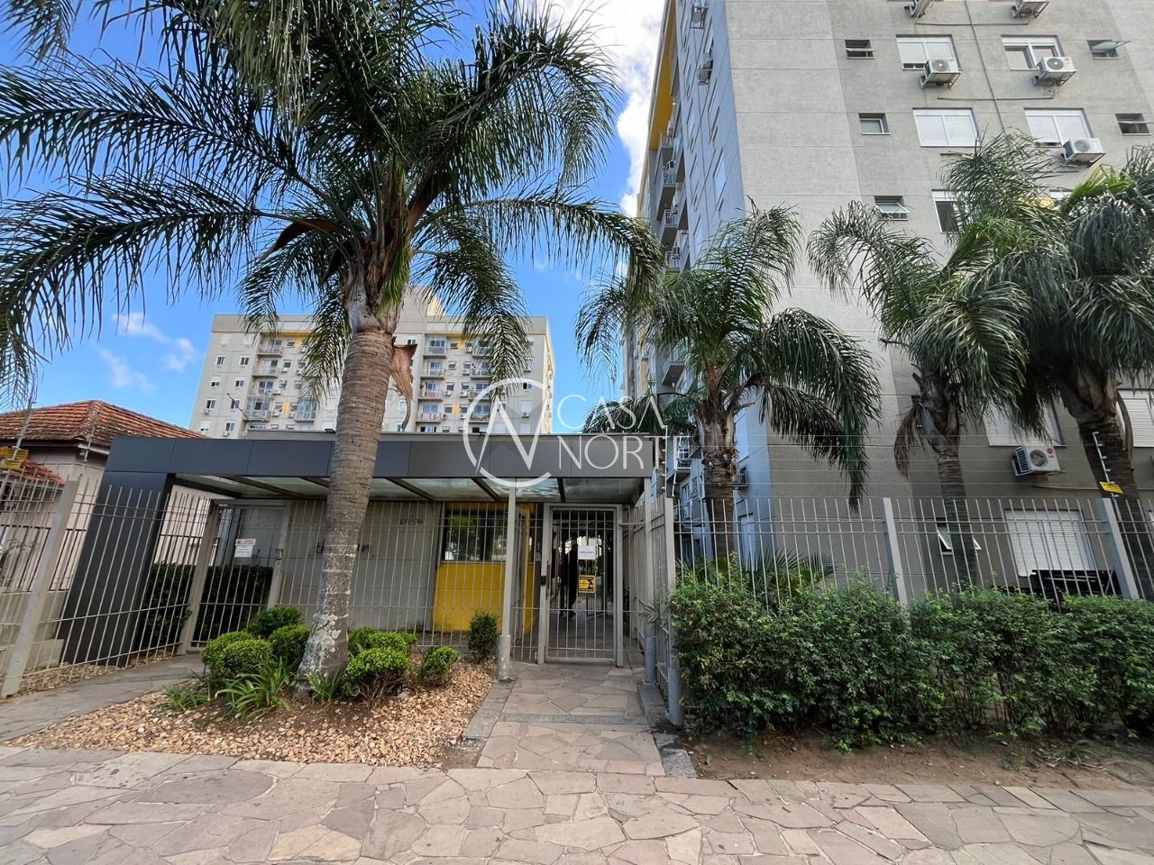 Apartamento à venda com 2 quartos, 55m², 1 suíte, 1 vaga, Rua Doutor Barcelos no bairro Tristeza em Porto Alegre