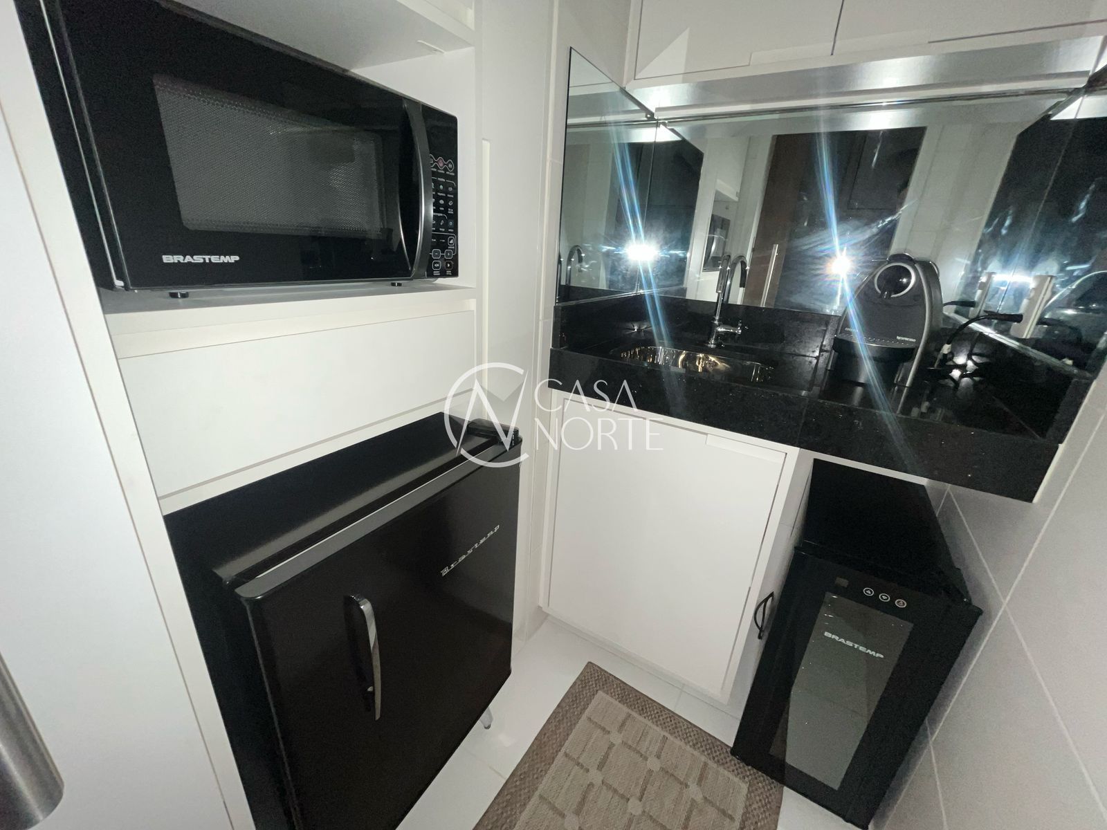 Sala Comercial à venda com 1 quarto, 41m², 1 vaga, Avenida Diário de Notícias no bairro Cristal em Porto Alegre