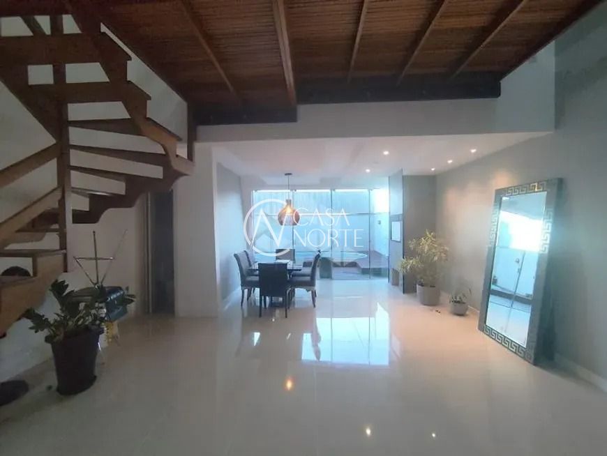 Casa à venda com 3 quartos, 157m², 1 suíte, 2 vagas, Avenida Altos do Santa Rita no bairro Aberta dos Morros em Porto Alegre