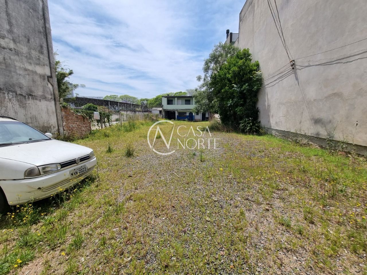 Terreno à venda  com 732m², Avenida da Cavalhada no bairro Cavalhada em Porto Alegre