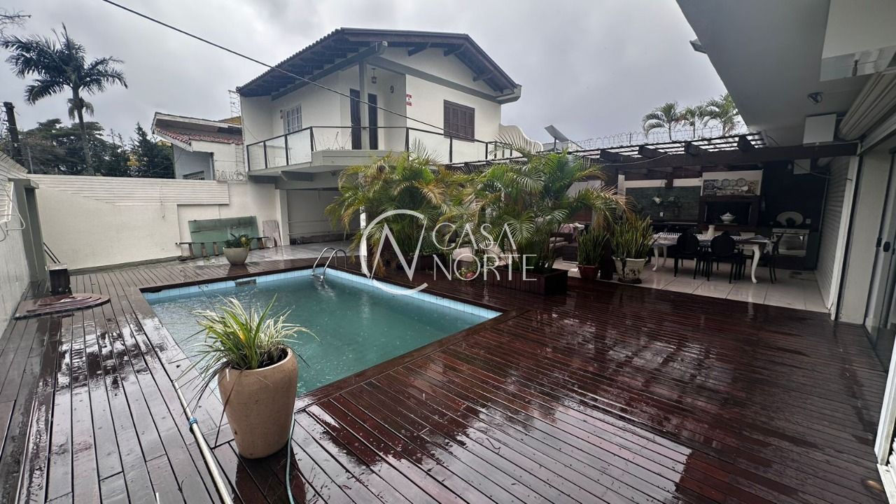 Casa à venda com 3 quartos, 367m², 2 suítes, 3 vagas, Avenida Saul Nonnenmacher no bairro Ipanema em Porto Alegre