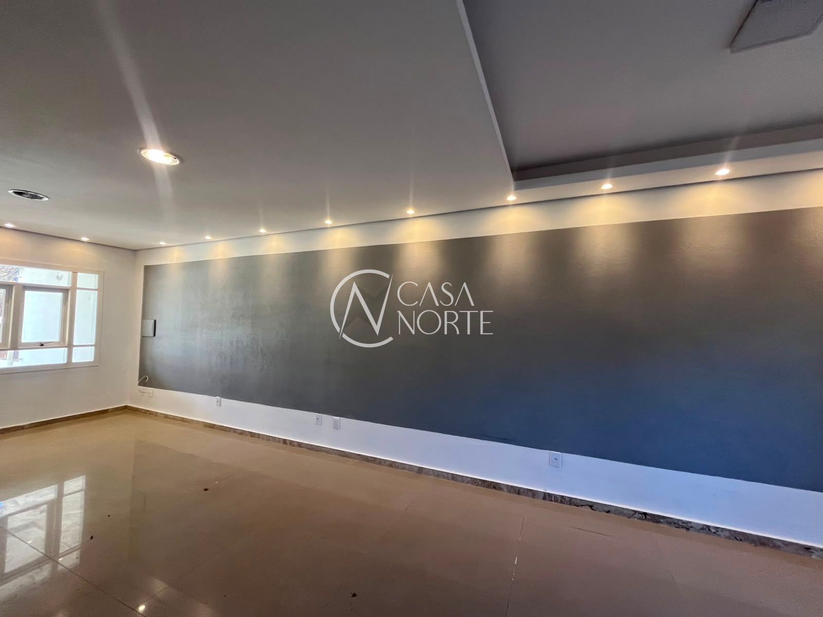 Casa à venda com 3 quartos, 189m², 1 suíte, 2 vagas, Rua Doutor Claudio Walter Ferreira da Silva no bairro Guarujá em Porto Alegre