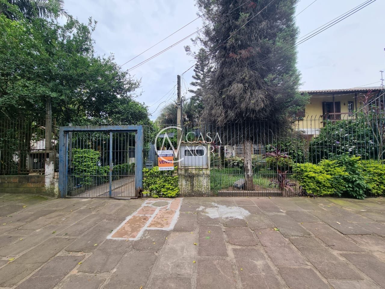 Terreno à venda  com 517m², Avenida da Cavalhada no bairro Cavalhada em Porto Alegre