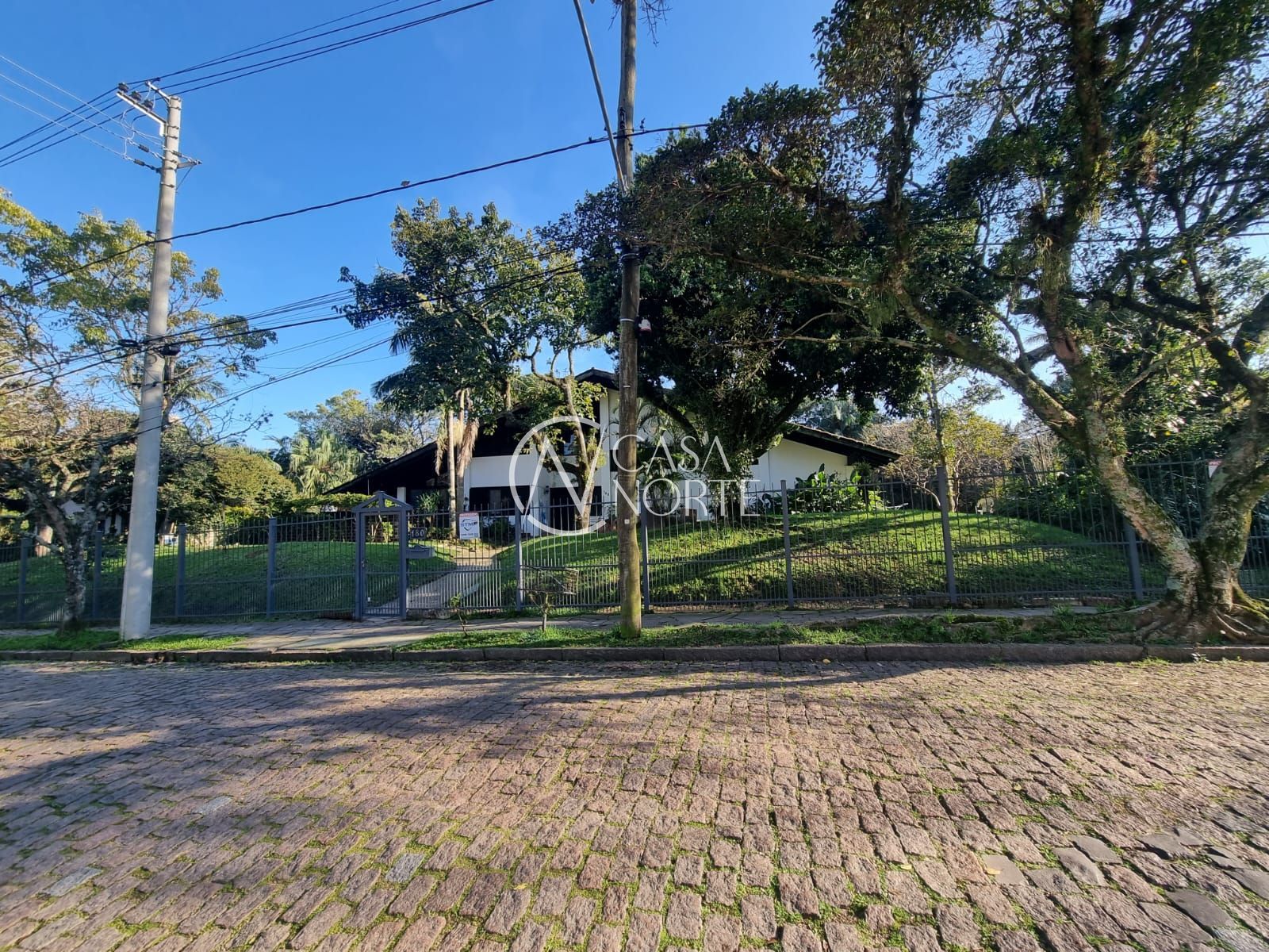 Terreno à venda  com 2840m², Rua Padre João Batista Reus no bairro Tristeza em Porto Alegre