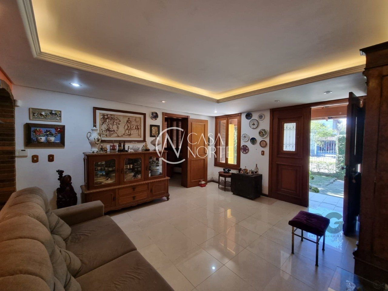 Casa à venda com 4 quartos, 300m², 1 suíte, 5 vagas, Rua Doutor Pio Ângelo no bairro Ipanema em Porto Alegre