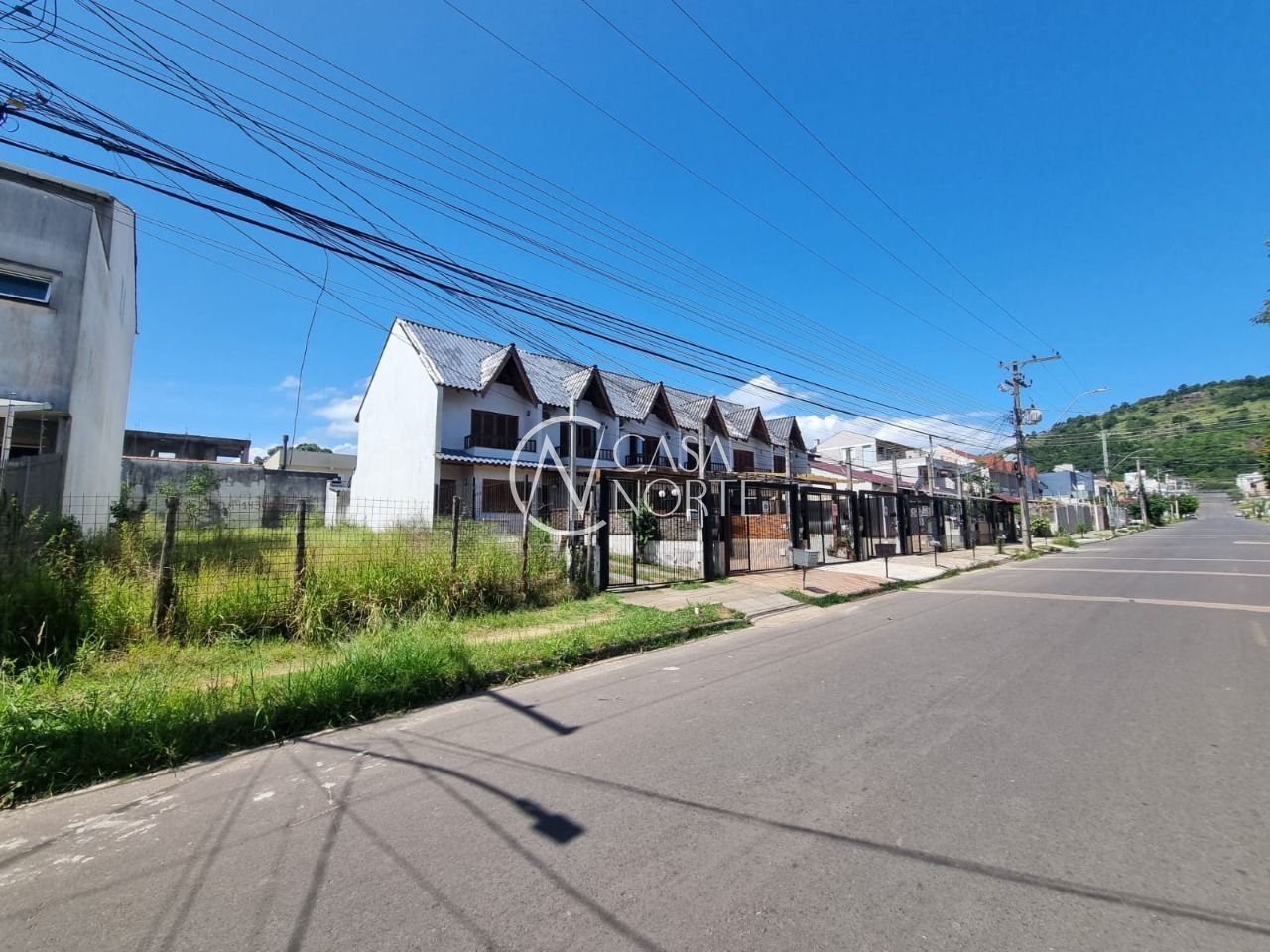 Terreno à venda  com 204m², Rua Heitor Kramer no bairro Guarujá em Porto Alegre