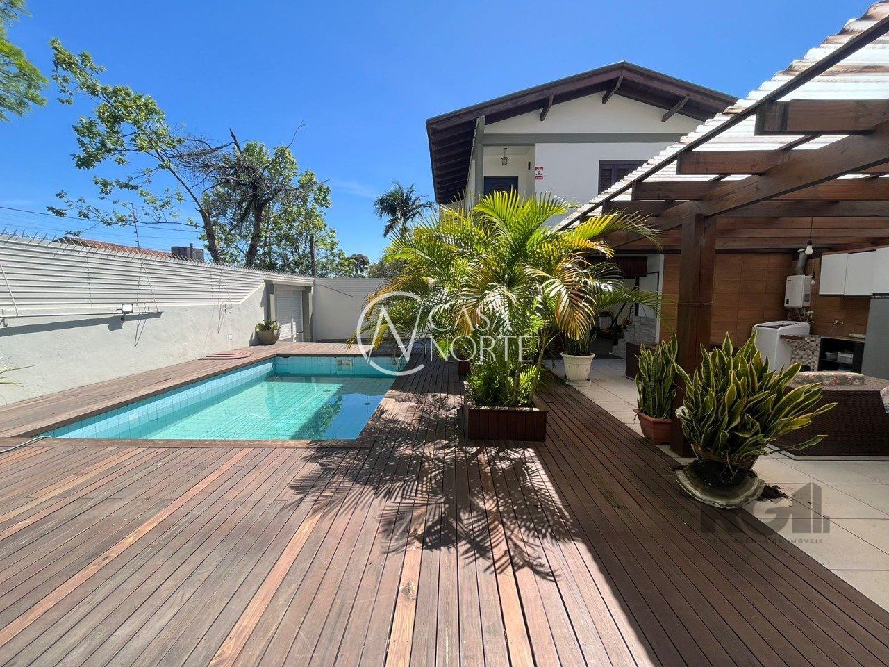 Casa à venda com 3 quartos, 367m², 2 suítes, 3 vagas, Avenida Saul Nonnenmacher no bairro Ipanema em Porto Alegre