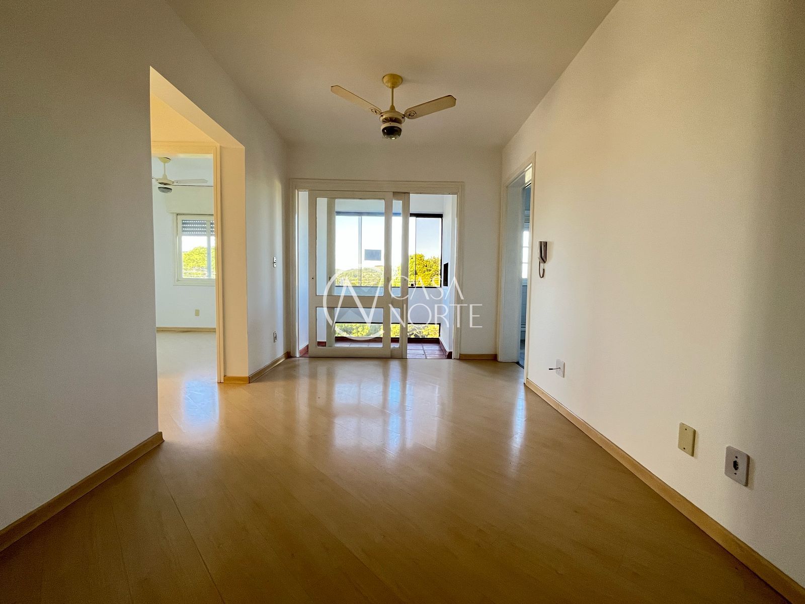 Apartamento à venda com 2 quartos, 57m², 1 vaga, Cavalhada no bairro Vila Nova em Porto Alegre