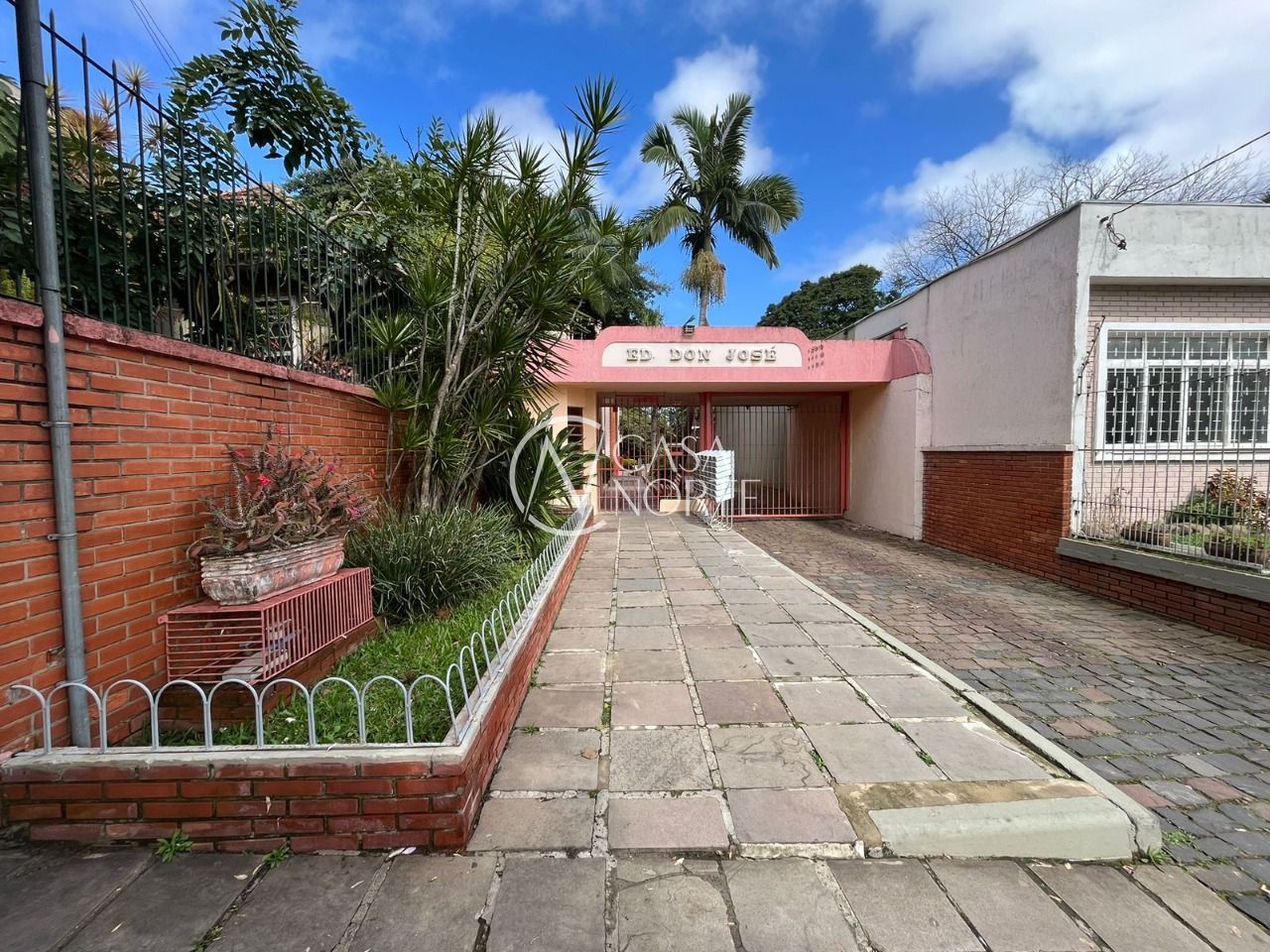 Apartamento à venda com 2 quartos, 60m², 1 vaga, Rua Silverio Souto no bairro Teresópolis em Porto Alegre