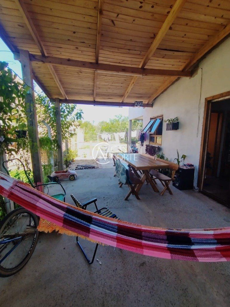Casa à venda com 2 quartos, 200m², Rua Marino Barcelos no bairro Lami em Porto Alegre
