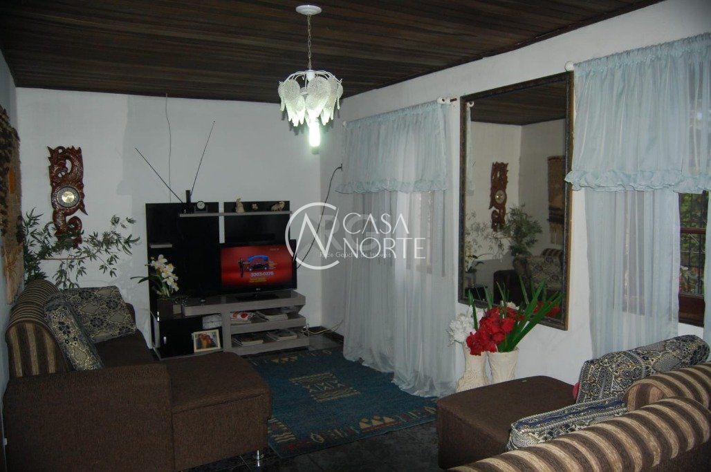 Casa à venda com 2 quartos, 95m², 1 suíte, 2 vagas, Rua das Nogueiras no bairro Ponta Grossa em Porto Alegre