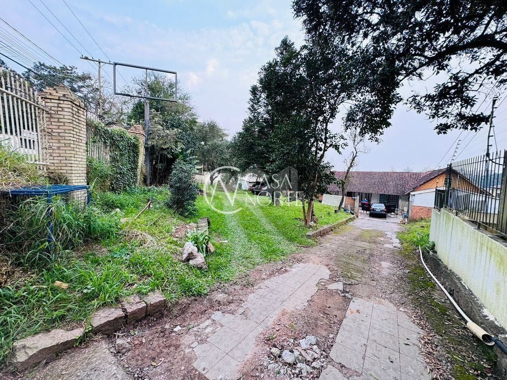 Terreno à venda  com 1455m², Avenida Vicente Monteggia no bairro Cavalhada em Porto Alegre
