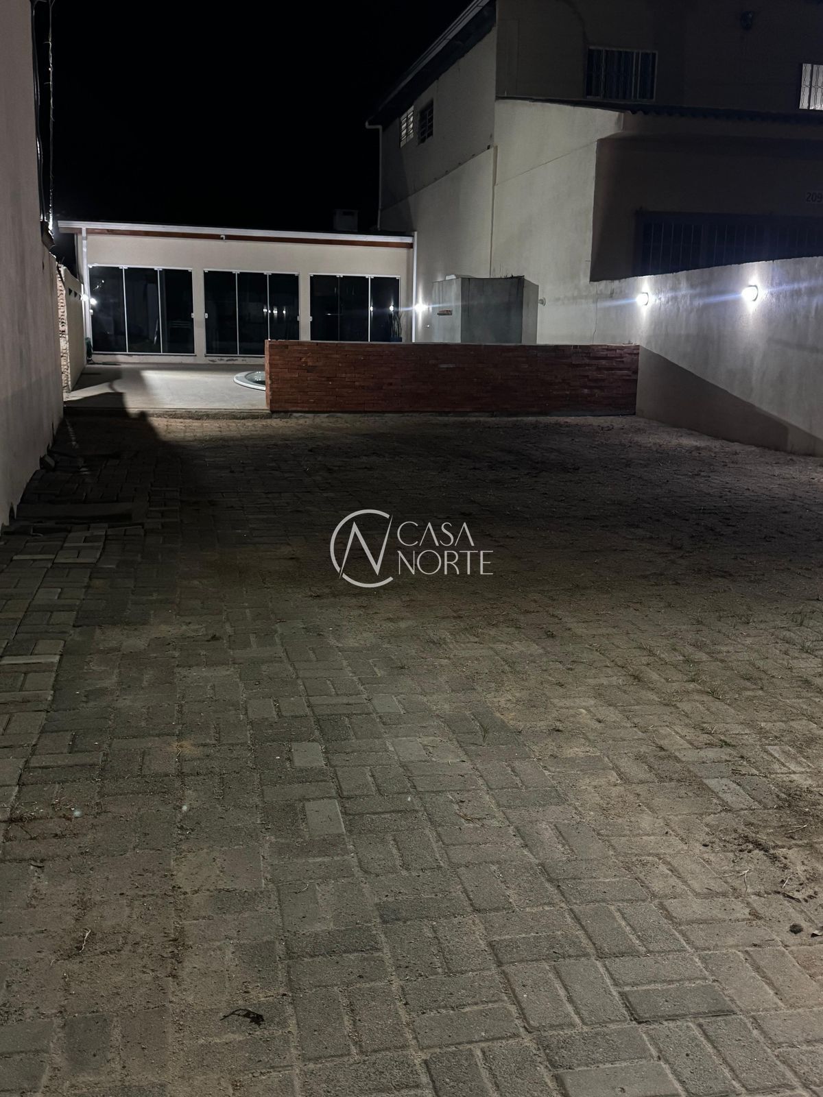 Casa à venda , 486m², 3 vagas, Avenida do Lami no bairro Belém Novo em Porto Alegre