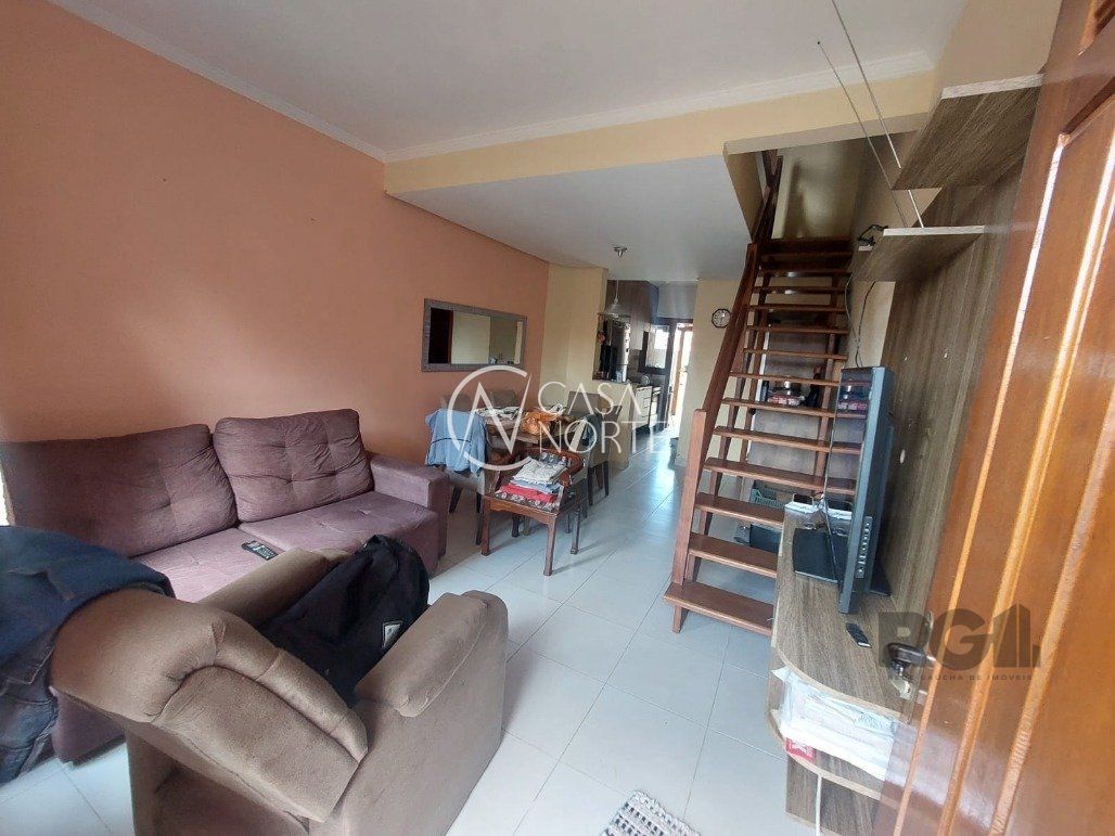 Casa à venda com 2 quartos, 70m², Rua Nei Remedi no bairro Hípica em Porto Alegre