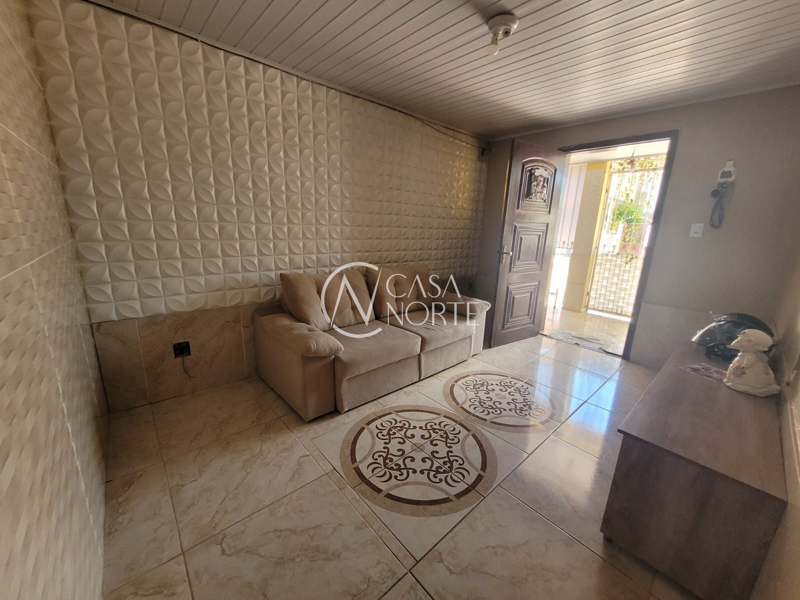 Casa à venda com 3 quartos, 160m², 1 suíte, 1 vaga, Rua Hortência Gomes de Barros no bairro Restinga em Porto Alegre