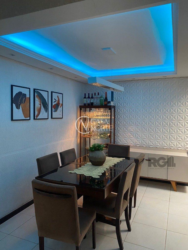 Casa à venda com 3 quartos, 150m², 2 suítes, 3 vagas, Rua Doutor Egydio Michaelsen no bairro Cavalhada em Porto Alegre