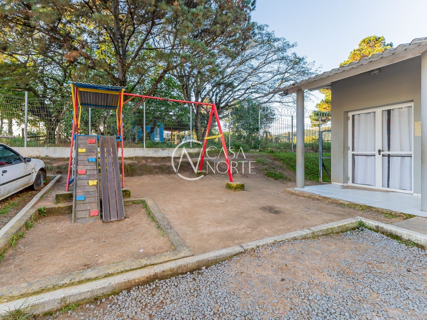 Apartamento à venda com 2 quartos, 46m², 1 vaga, Rua Sete Mil Cento e Noventa e Sete no bairro Restinga em Porto Alegre