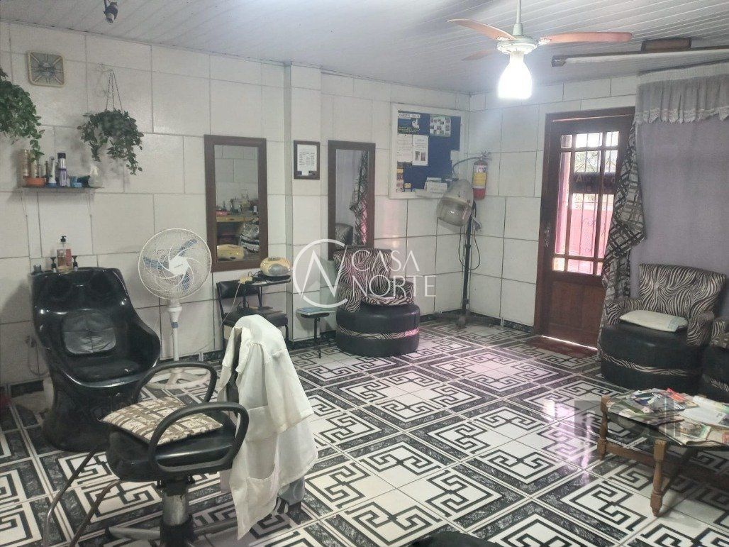 Casa à venda com 2 quartos, 400m², 4 vagas, Avenida Edgar Pires de Castro no bairro Restinga em Porto Alegre